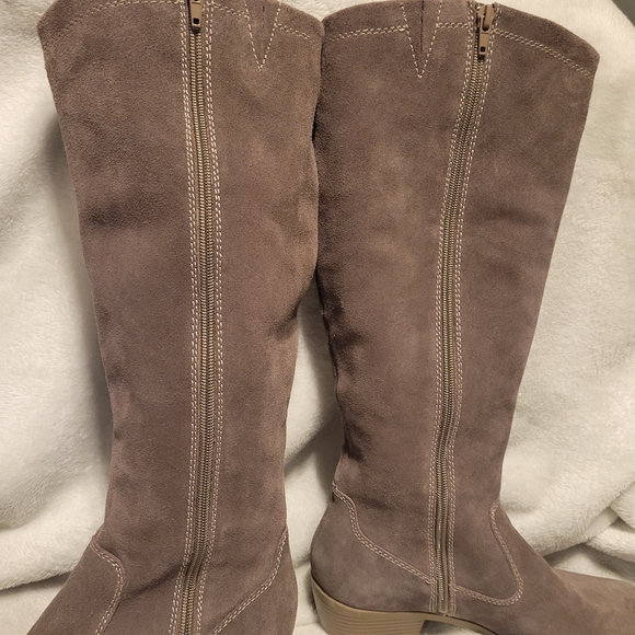 Tan Suede Knee High Boots Bass Women's Heeled Boots - Taupe Size 9 Zip Up Boots - Picture 11 of 16